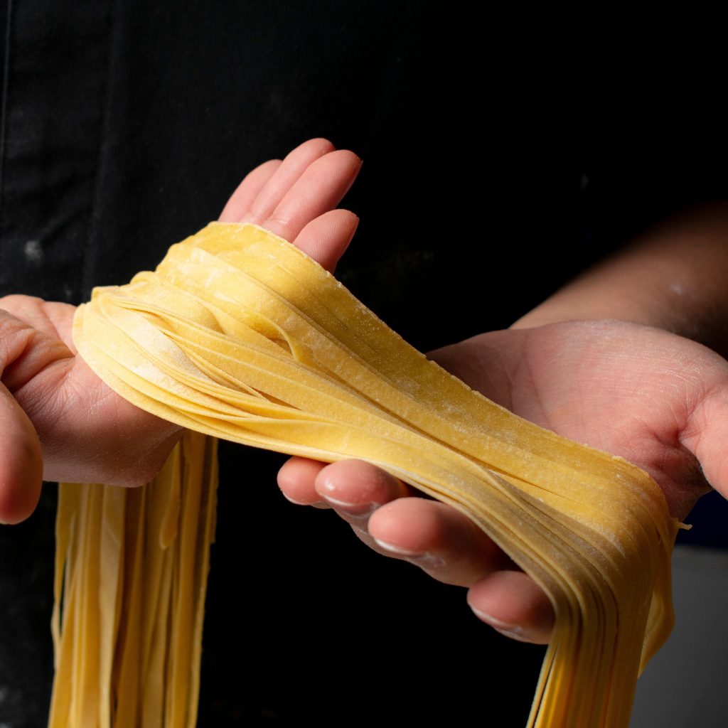 El chef de Terra Nostra pizzeria gourmet en Guatemala pasta artesanal