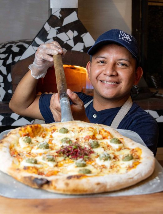 Pizzaiolos del Chef Mariano Codoñer en Terra Nostra Pizzería Gourmet Guatemala, expertos en pizzas artesanales